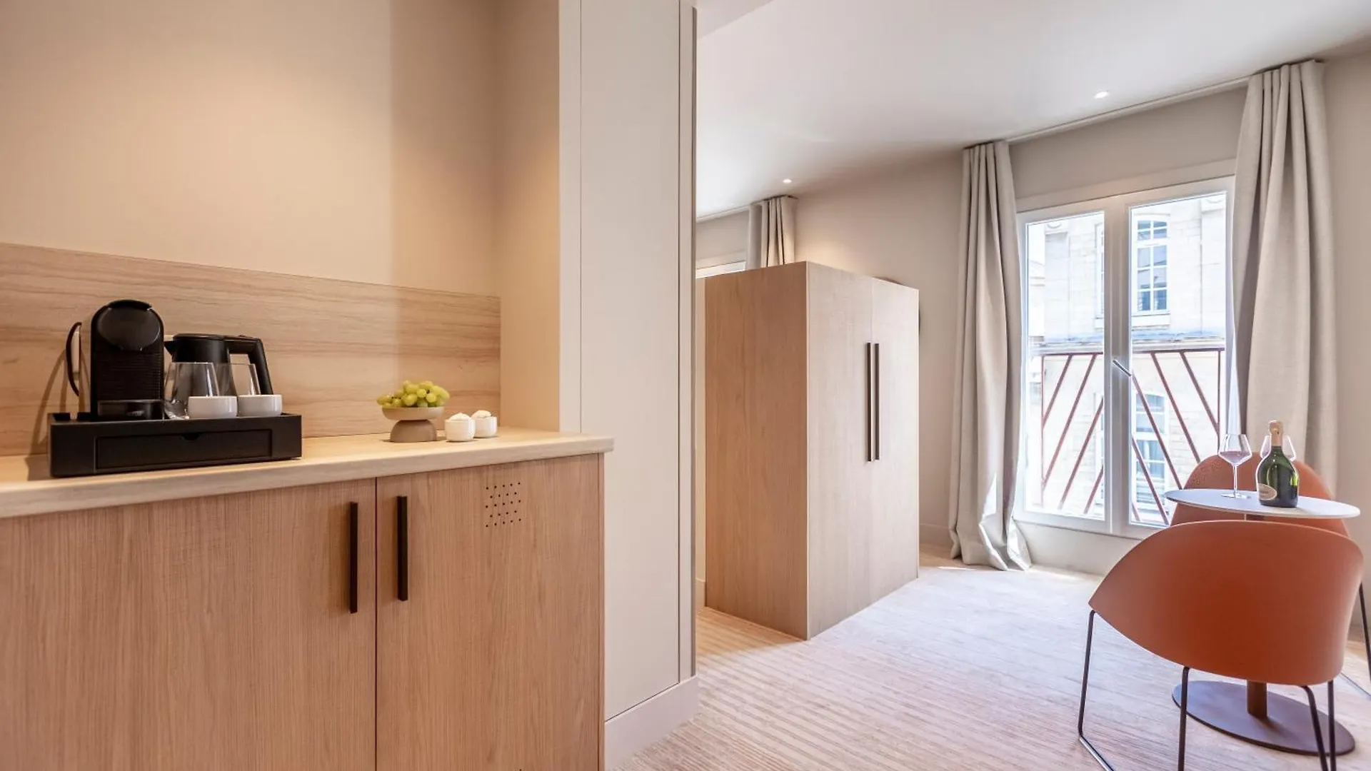 Suites Fl - By Sweett Paris France