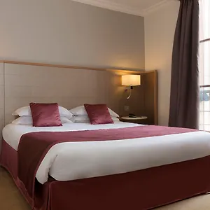 Leonardo Boutique Opera Hotel