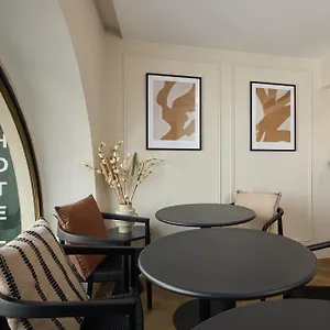 4* Hotel Elysée Secret